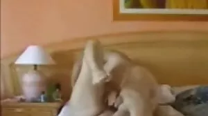 Krągła akcja z stare zarośnięte pizdy kuszącą Isabellą de Santos z Jules Jordan