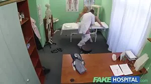 Śruba doustna z ładną stare pizdy pl Keirą Flow z Fake Taxi