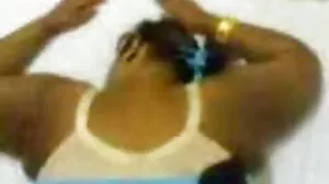 Głębokie gardło porno z namiętną Jade Amber z Sis Loves stare pizdy owlosione Me