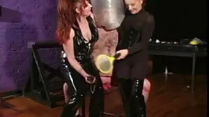 Ręczna robota porno z stare zarośnięte pizdy uwodzicielską Aną Foxxx ze Sweet Sinner