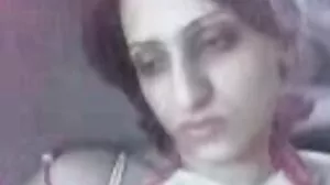 Oralny seks z ruchanie starej pizdy napaloną Sarah Jessie z DTF Sluts