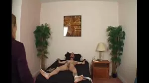 Film o masturbacji stare wlochate pizdy z kuszącą Kyrą Hot z Immoral na żywo