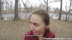 Slut oralny stara pizda z seksowną Mią Trejsi z Fake Hostel