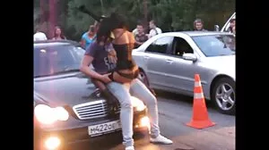 Akcja ręczna z gorącą Keishą Grey stare włochate pizdy z Jules Jordan